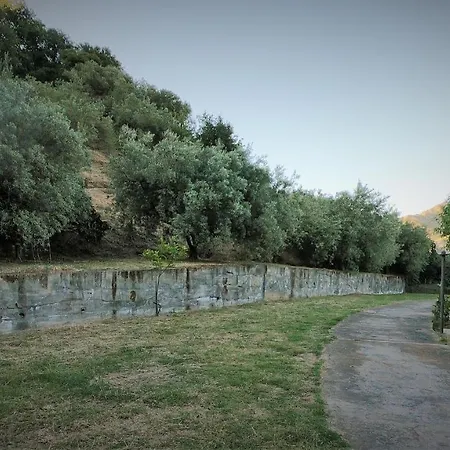 Gole Alcantara Mini Campeggio Privato Campsite Motta Camastra